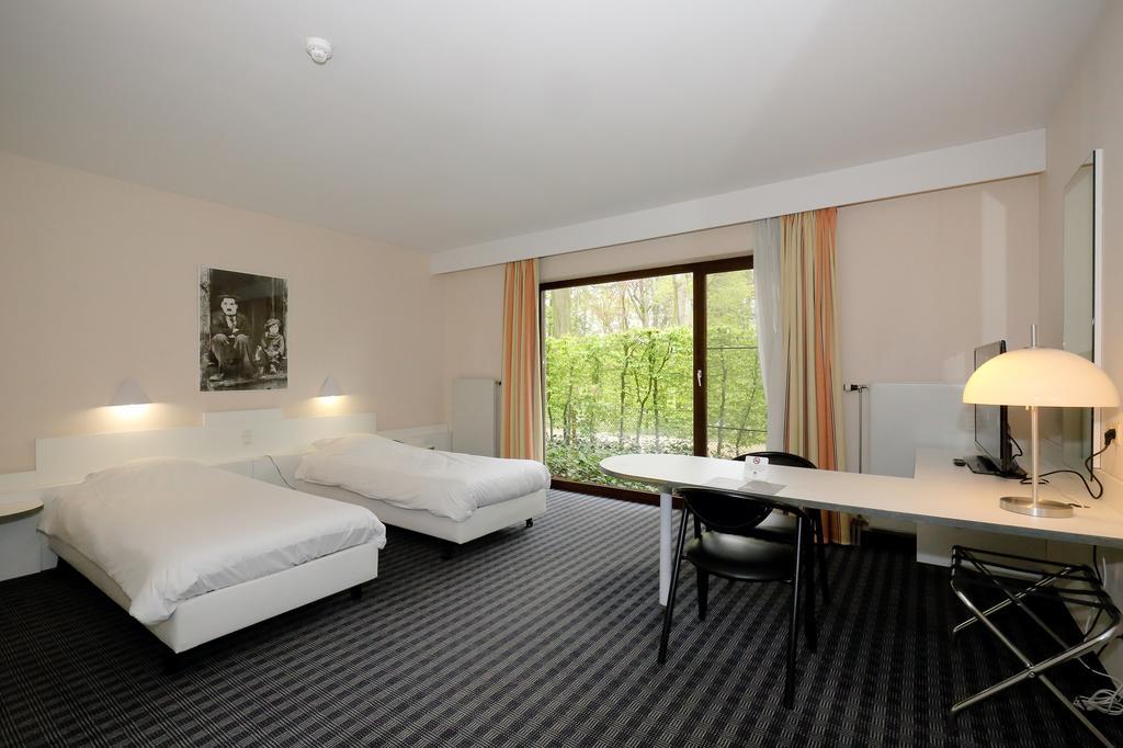 Priorij Corsendonk Hotell Oud-Turnhout Exteriör bild
